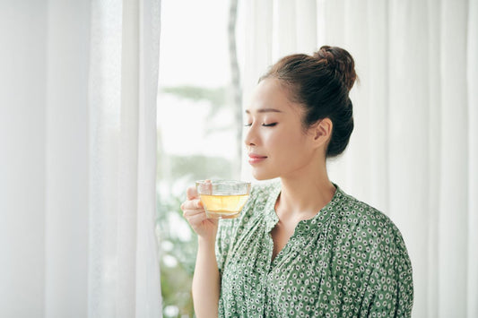 Is Drinking Tea Good for Your Skin? A Deep Dive into Antioxidants, Hydration, and Flavonoids